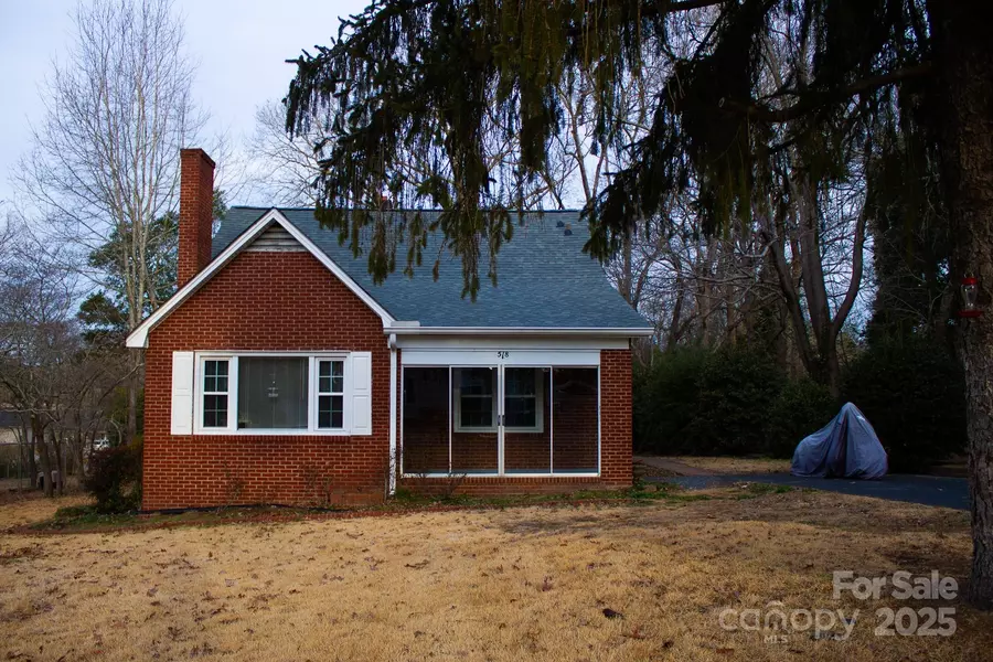 518 Oak ST, Troy, NC 27371