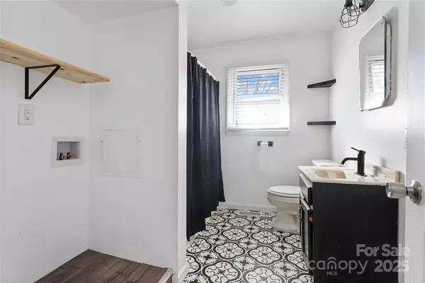 Bessemer City, NC 28016,604 E Louisiana AVE