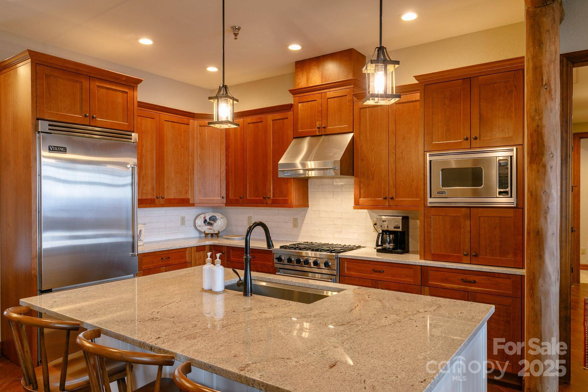 Burnsville, NC 28714,148 Logging Horse RD #B/102