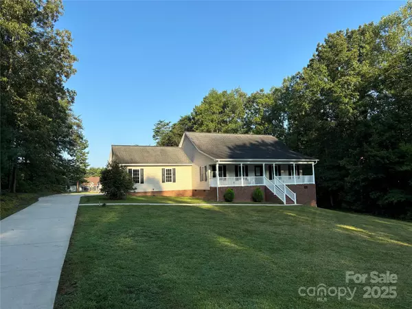 475 Cornerstone DR, Taylorsville, NC 28681