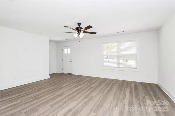 Spencer, NC 28150,204 N Yadkin AVE