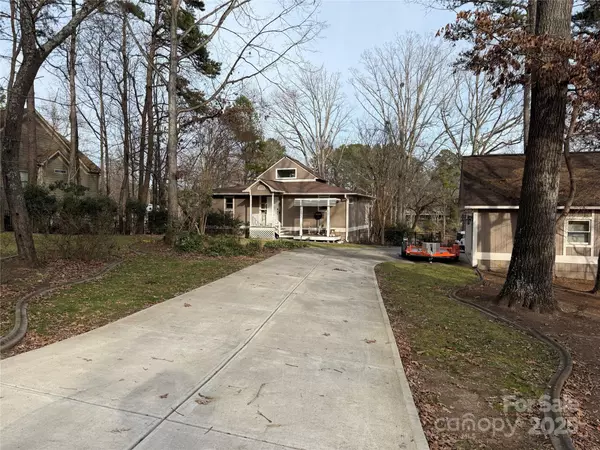 Tega Cay, SC 29708,1077 Gauguin LN