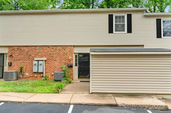 Charlotte, NC 28210,5929 Quail Hollow RD #B