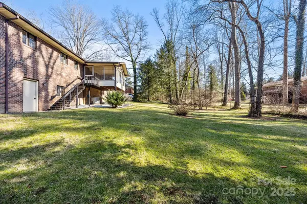 Hendersonville, NC 28791,4 Dunleer LN