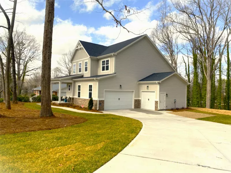 553 W Lowrance AVE, Mooresville, NC 28115