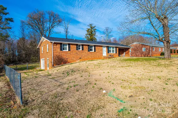 Hickory, NC 28601,2745 33rd AVE NE