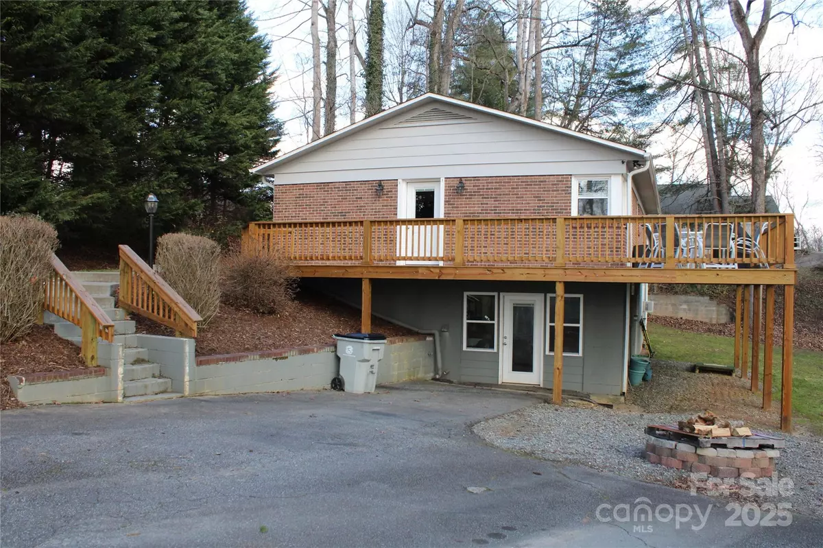 Lenoir, NC 28645,421 Wedgewood PL SE