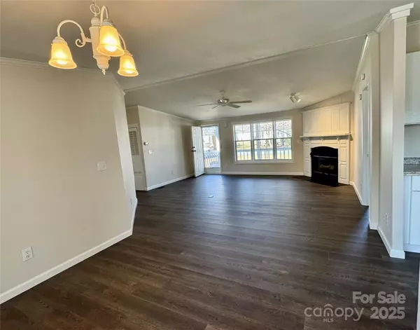 Hendersonville, NC 28739,436 Riverwind DR