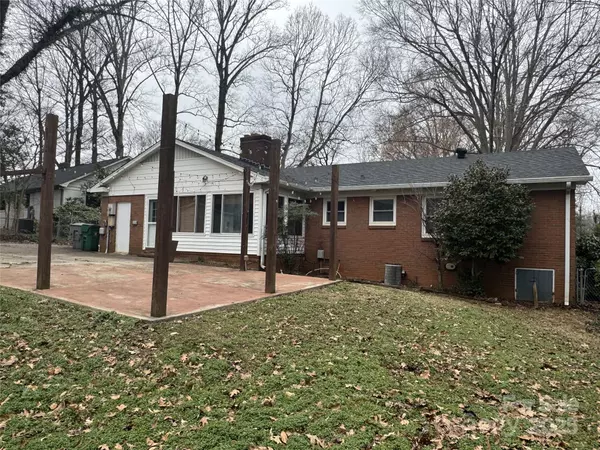 2044 Birchcrest DR Charlotte, NC 28205