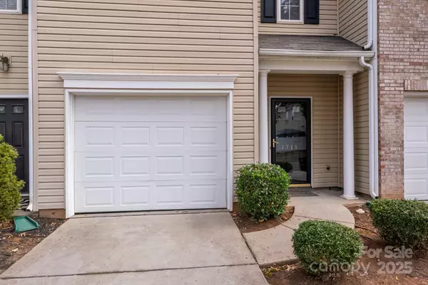 Charlotte, NC 28212,7719 Abigail Glen DR
