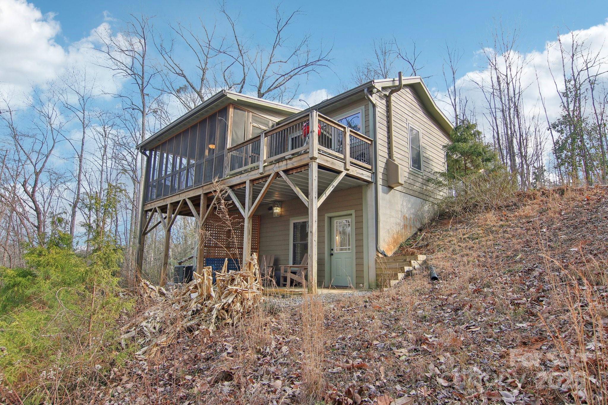363 Luther Burbank DR, Lake Lure, NC 28746