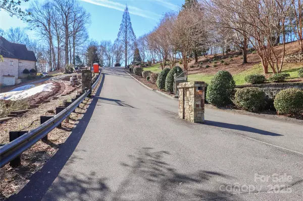 Statesville, NC 28677,295 Windemere Isle RD