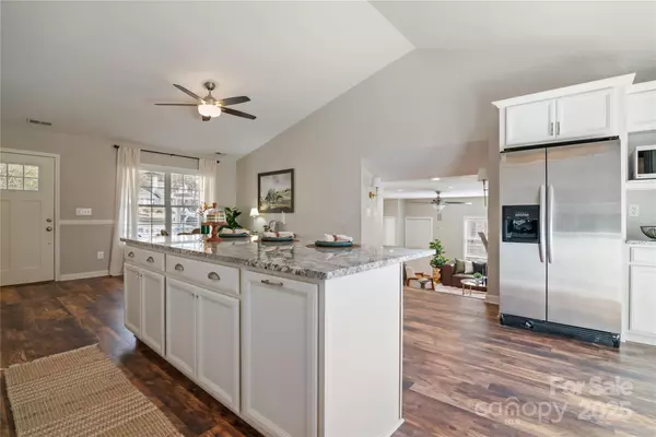 121 Easter LN Davidson, NC 28036