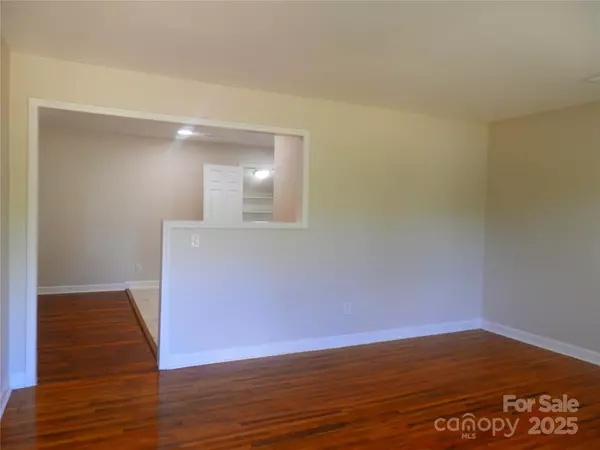 Charlotte, NC 28217,101 Colony Acres DR