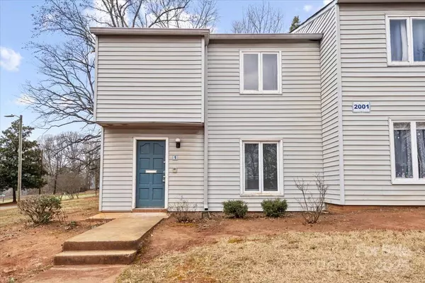 2001 Stoney Point LN, Charlotte, NC 28210