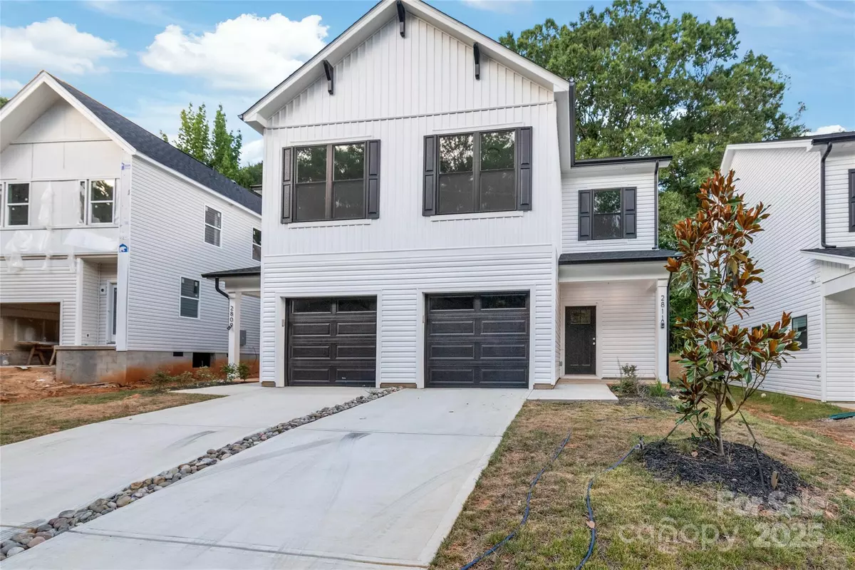 Charlotte, NC 28208,2811 New Pineola RD
