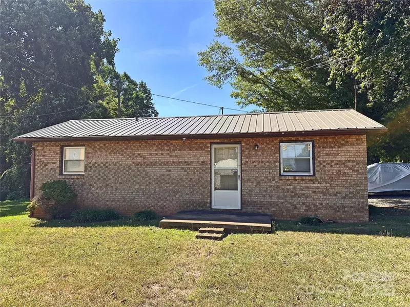 3624 Hickory Lincolnton HWY, Newton, NC 28658