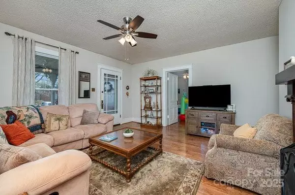 Statesville, NC 28677,517 Stockton ST