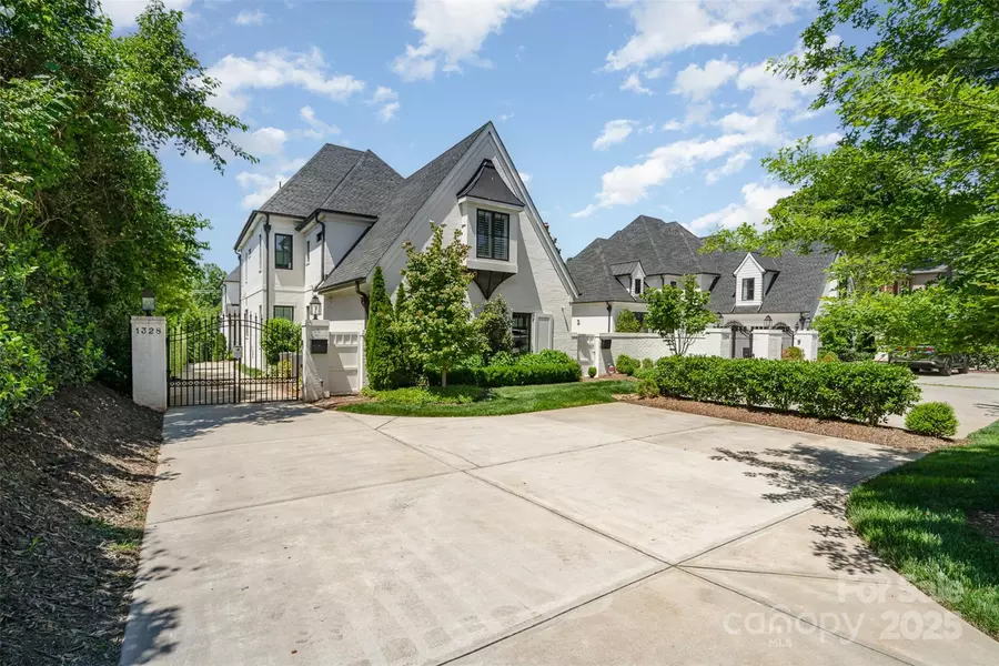 1328 S Kings DR, Charlotte, NC 28207