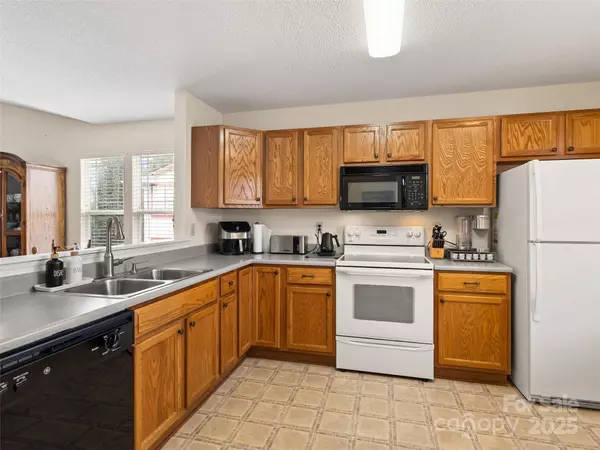 Hendersonville, NC 28792,1206 Deermouse WAY