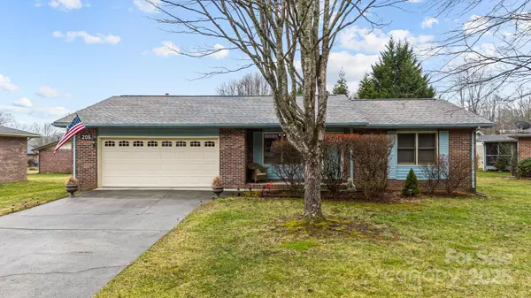 205 Resada DR,  Brevard,  NC 28712