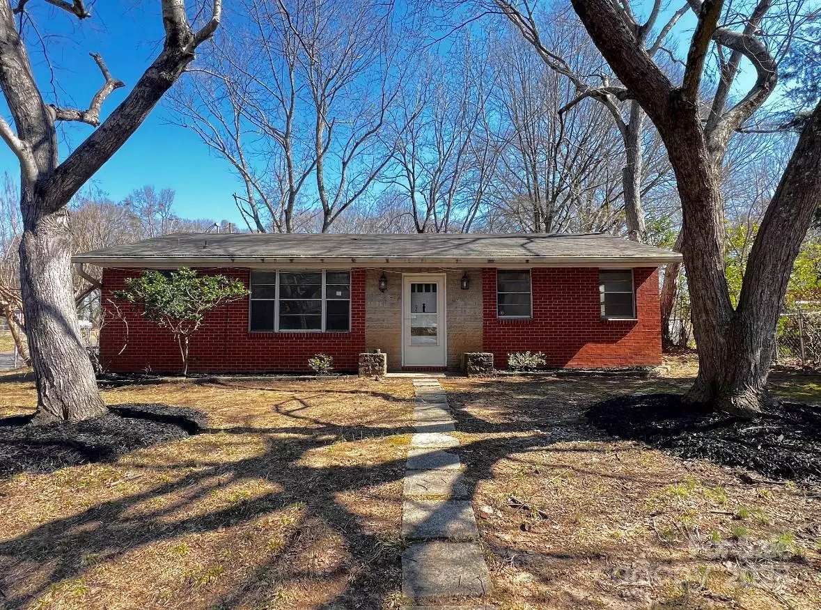 Gastonia, NC 28052,926 Overhill ST