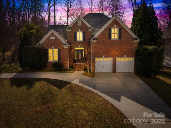 8020 Harrington Woods RD, Charlotte, NC 28269