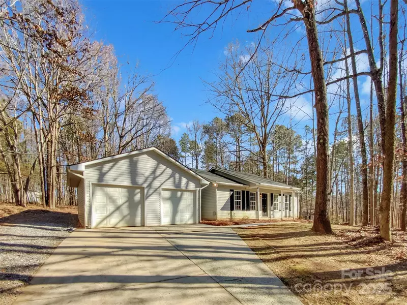 215 Creek View RD, Mooresville, NC 28117