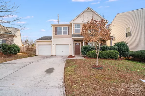8007 Shadbrush CT, Charlotte, NC 28215