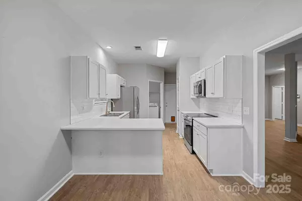 Charlotte, NC 28216,8413 Belstead Brook CT