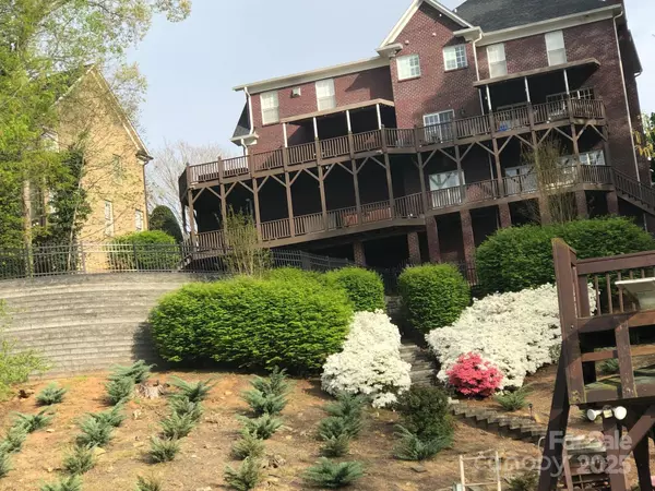 Hickory, NC 28601,649 46th Avenue DR NE