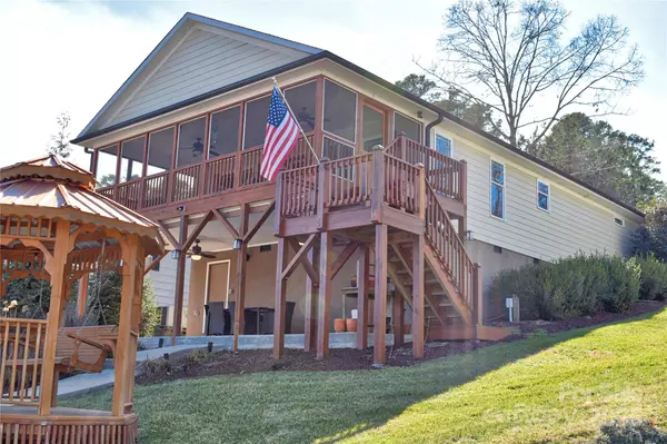 Badin Lake, NC 28127,3542 Pinehaven DR