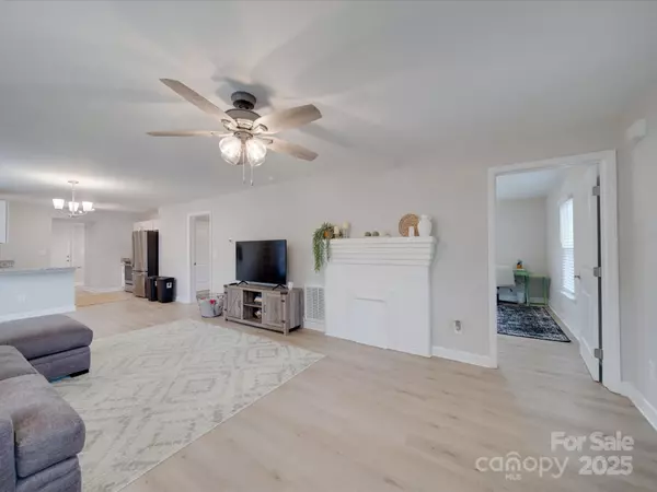 Kannapolis, NC 28083,502 Marie AVE