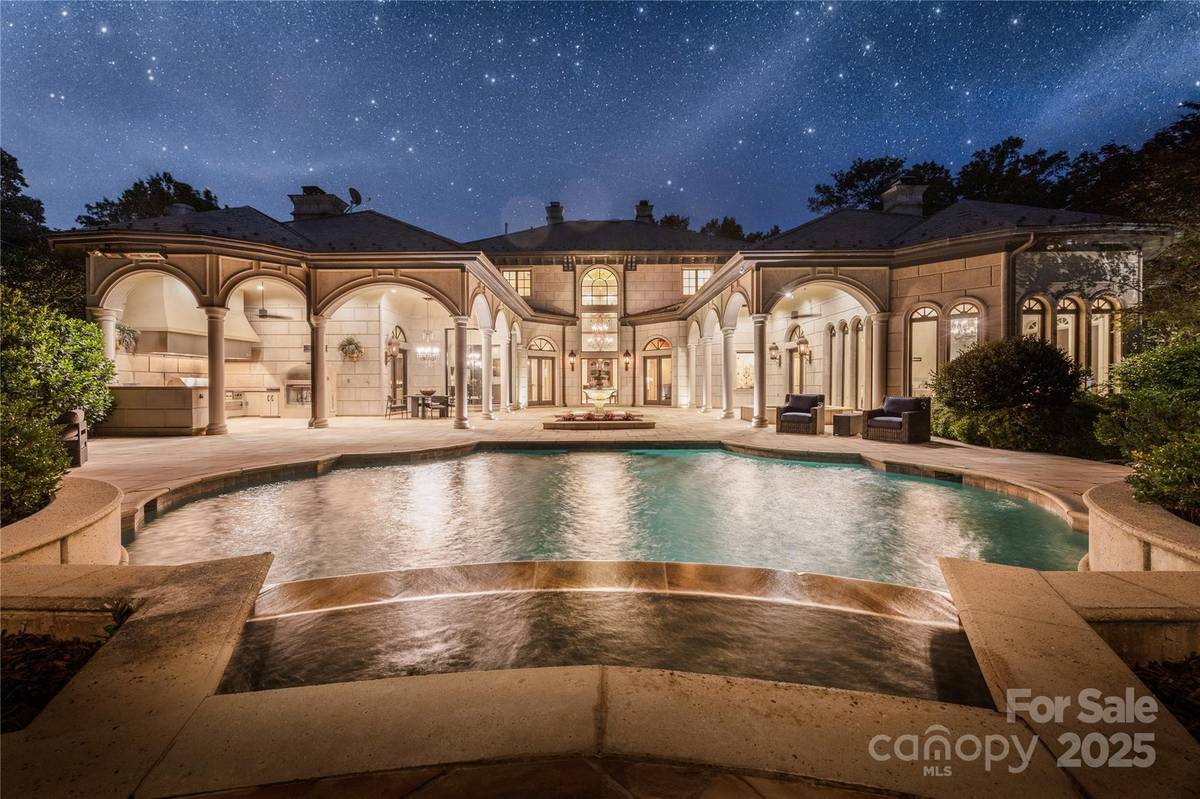 Winston Salem, NC 27104,2725 Windsor RD