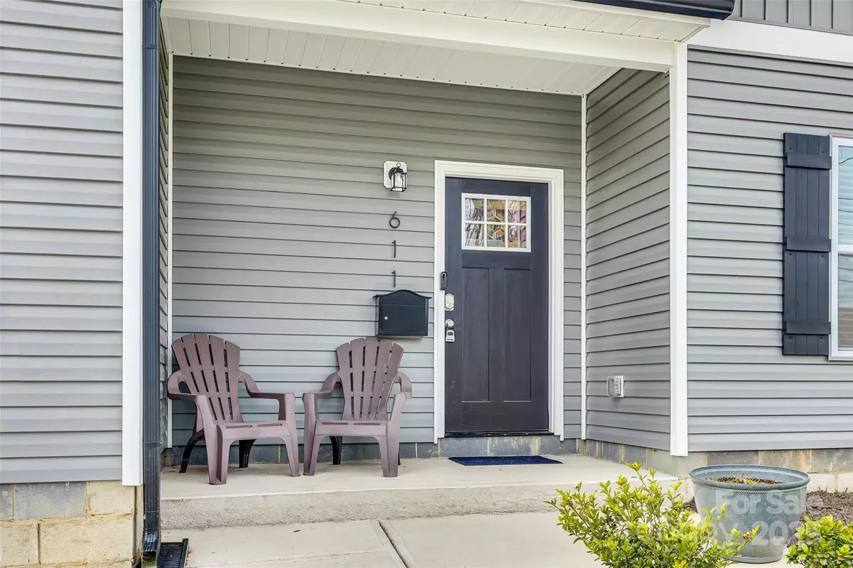 Gastonia, NC 28052,611 N York ST