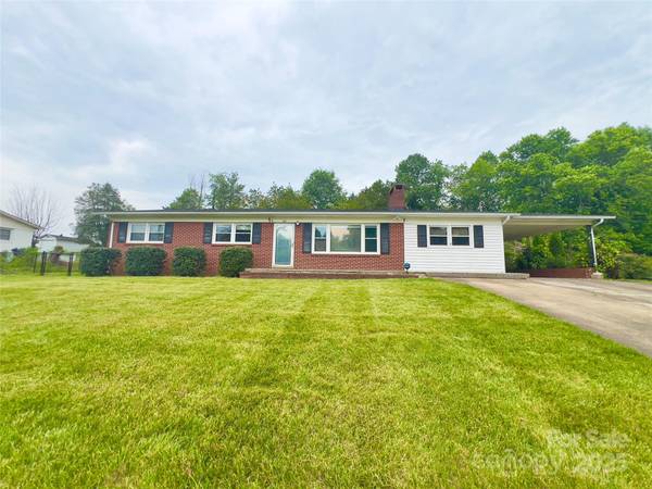 108 Meadowview PL, Lenoir, NC 28645