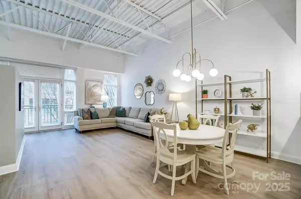 Charlotte, NC 28211,720 Governor Morrison ST #221