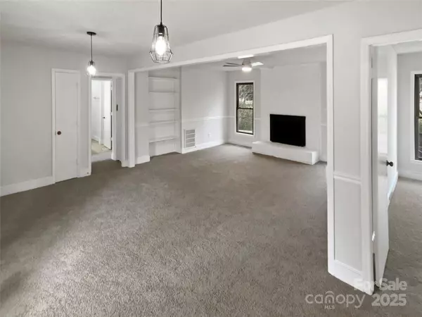 Wingate, NC 28174,206 Colonial CIR
