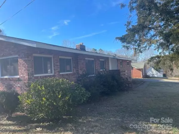 Union, SC 29379,208 Belvue DR