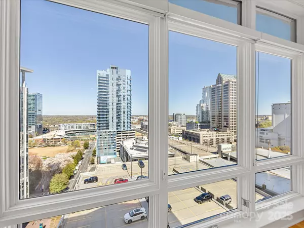 Charlotte, NC 28202,230 S Tryon ST #1111