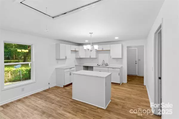 Gastonia, NC 28052,332 Mountain View ST