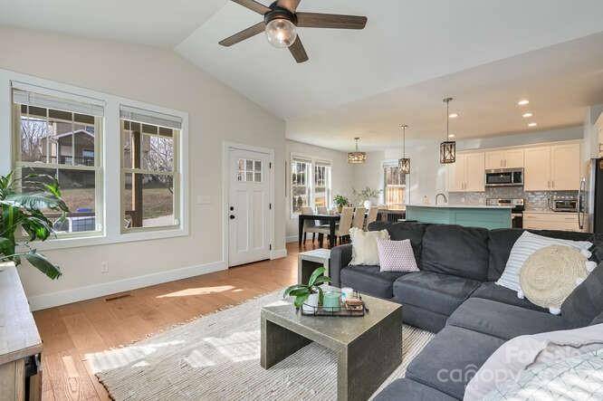 Asheville, NC 28803,164 Marietta ST
