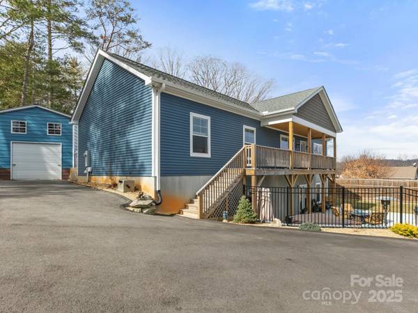 35 Dawson Steele CT, Asheville, NC 28803