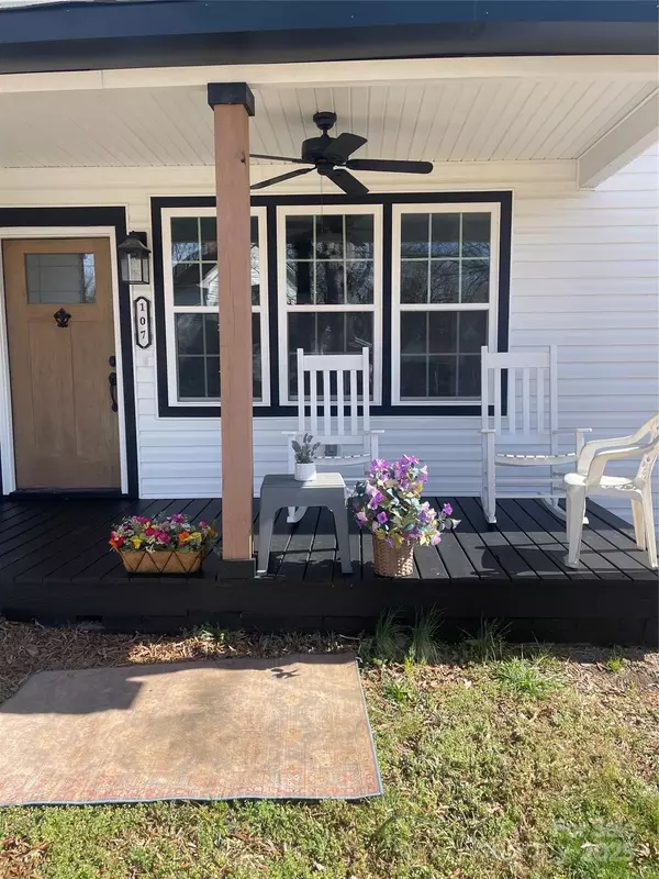 Badin, NC 28009,107 MAPLE ST