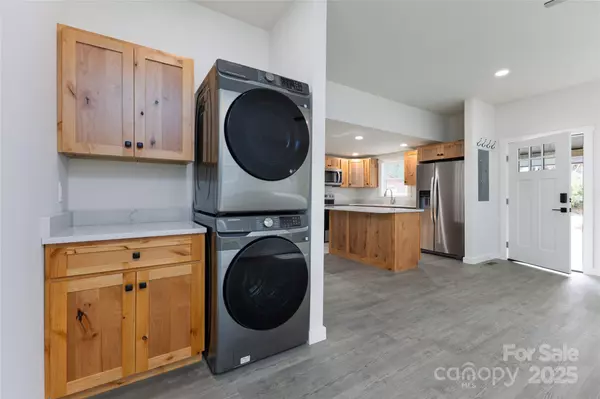 Sapphire, NC 28774,71 Fir LN