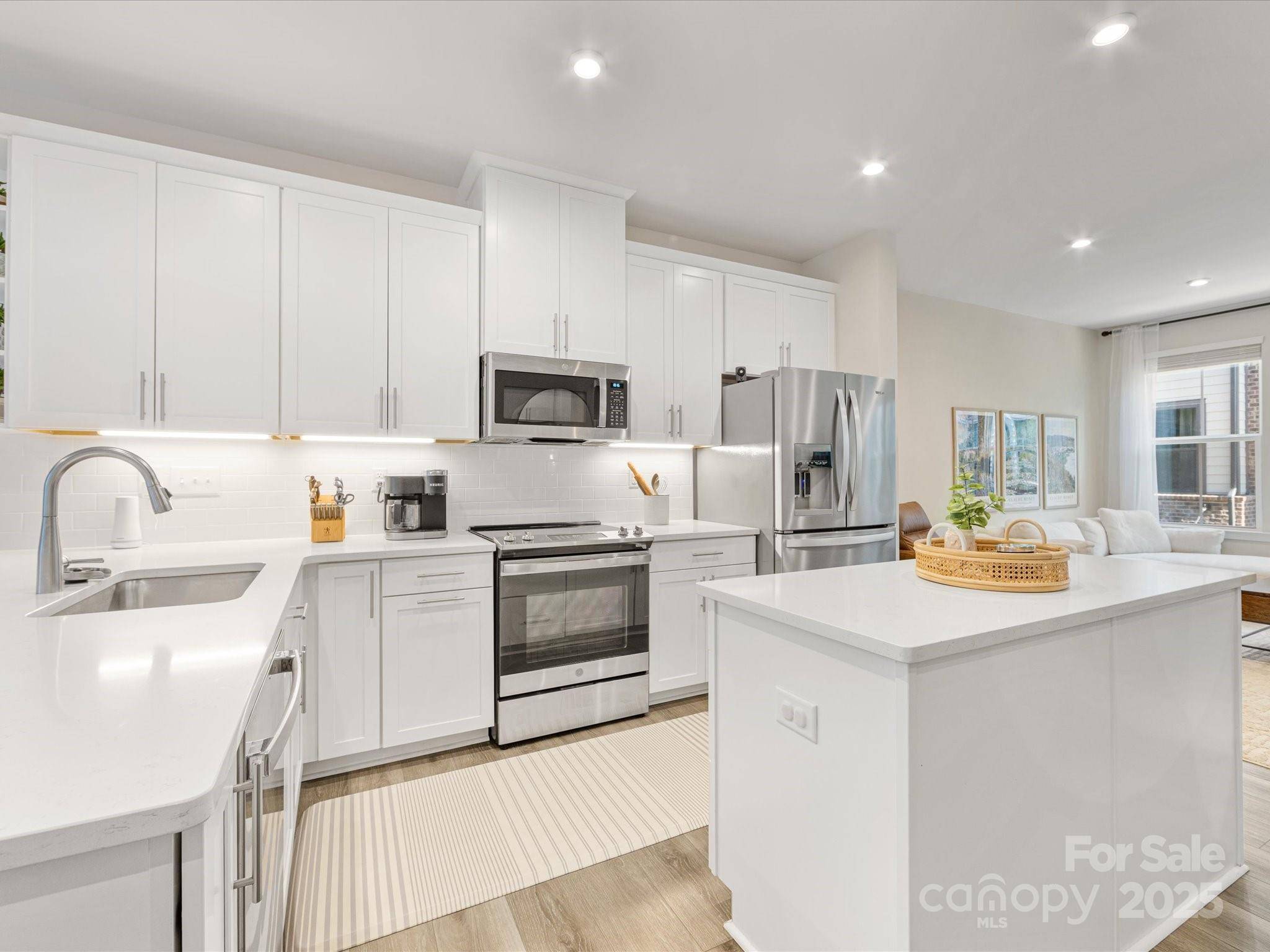 Charlotte, NC 28217,4010 Citra LN