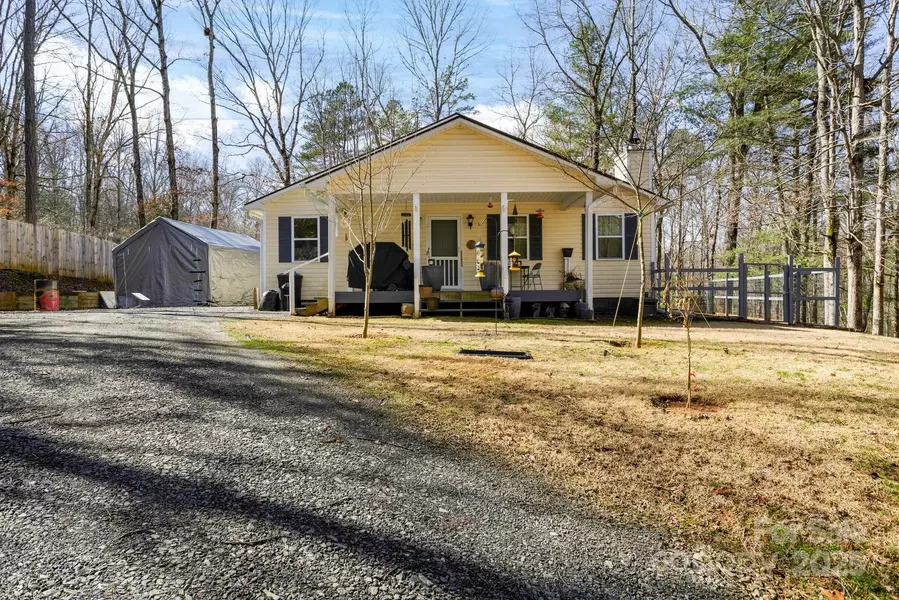 535 Vandora Suits RD, Murphy, NC 28906