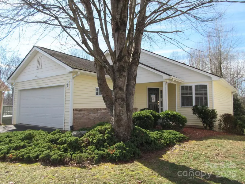 322 Creeks End CIR, Mills River, NC 28759