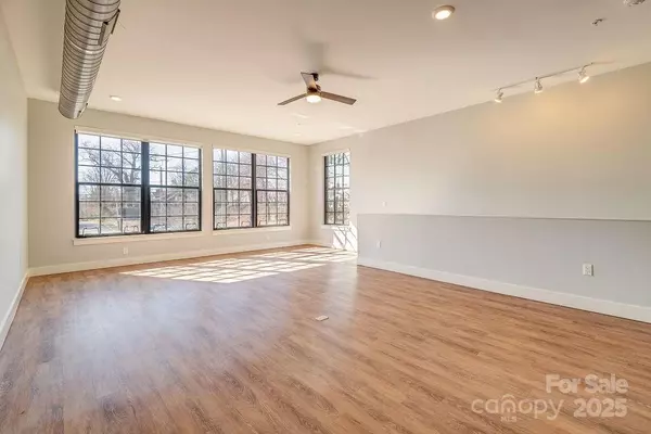 Asheville, NC 28806,315 Haywood RD #111/211