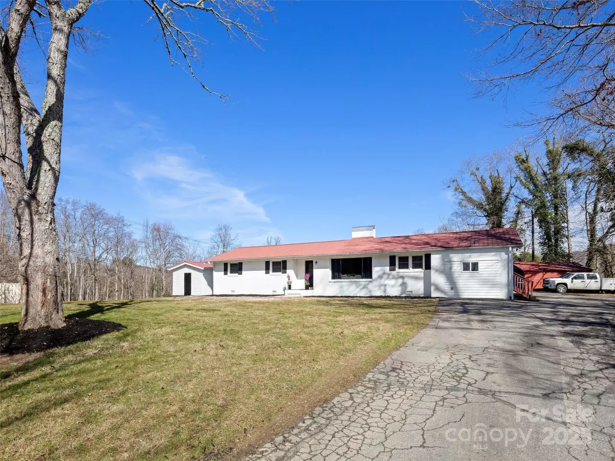 Hendersonville, NC 28792,52 Baby Jane LN